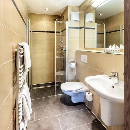 Hotel Restaurant Schwoerer 3*